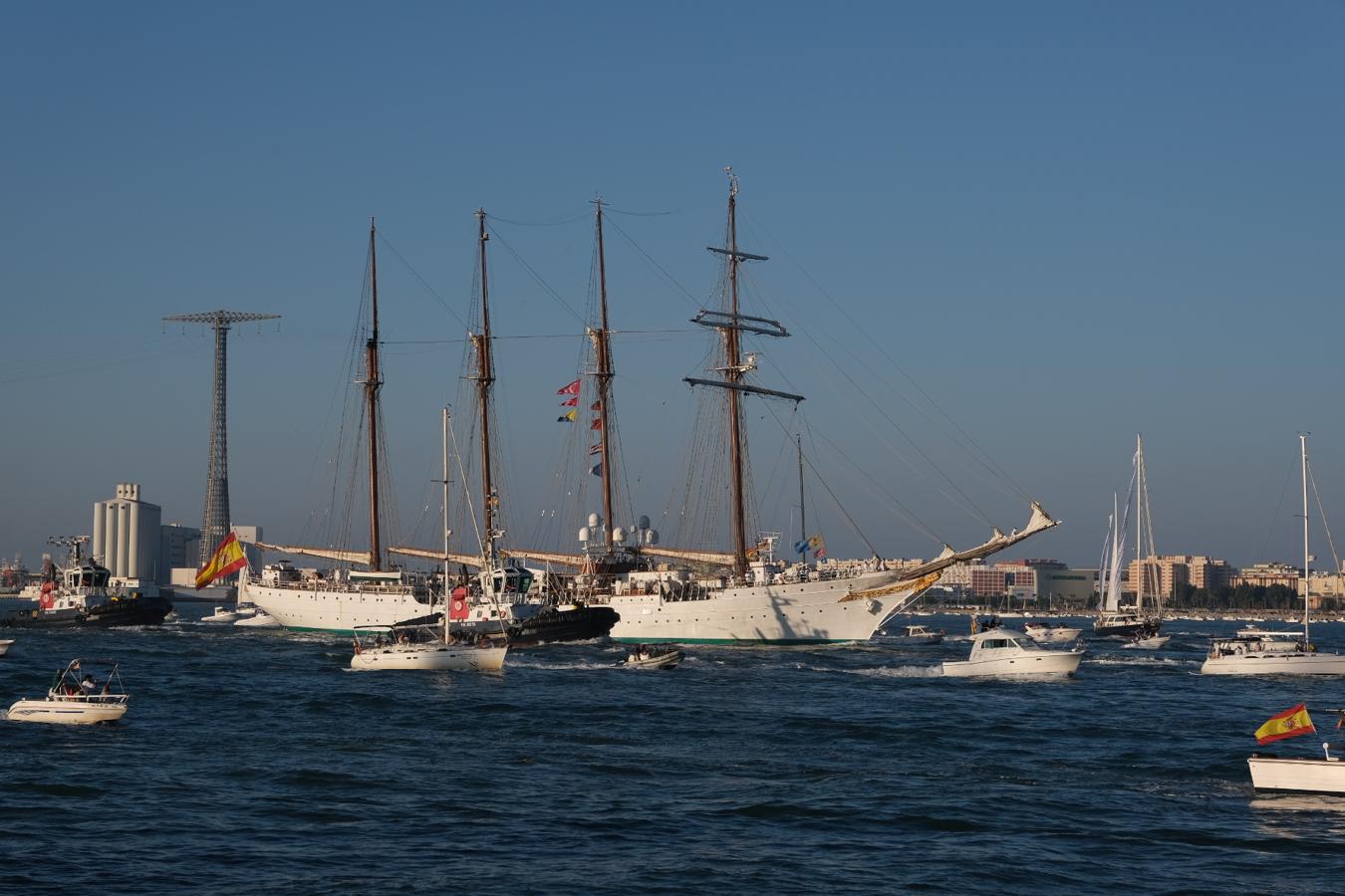 FOTOS: Elcano inicia su XCIII Crucero de Instrucción en homenaje a la primera vuelta al mundo