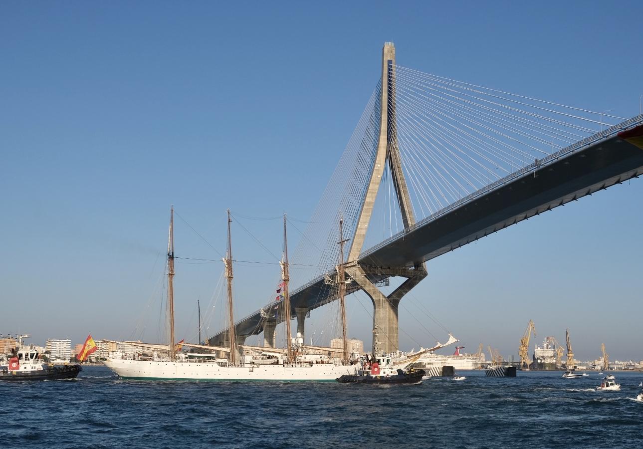 FOTOS: Elcano inicia su XCIII Crucero de Instrucción en homenaje a la primera vuelta al mundo