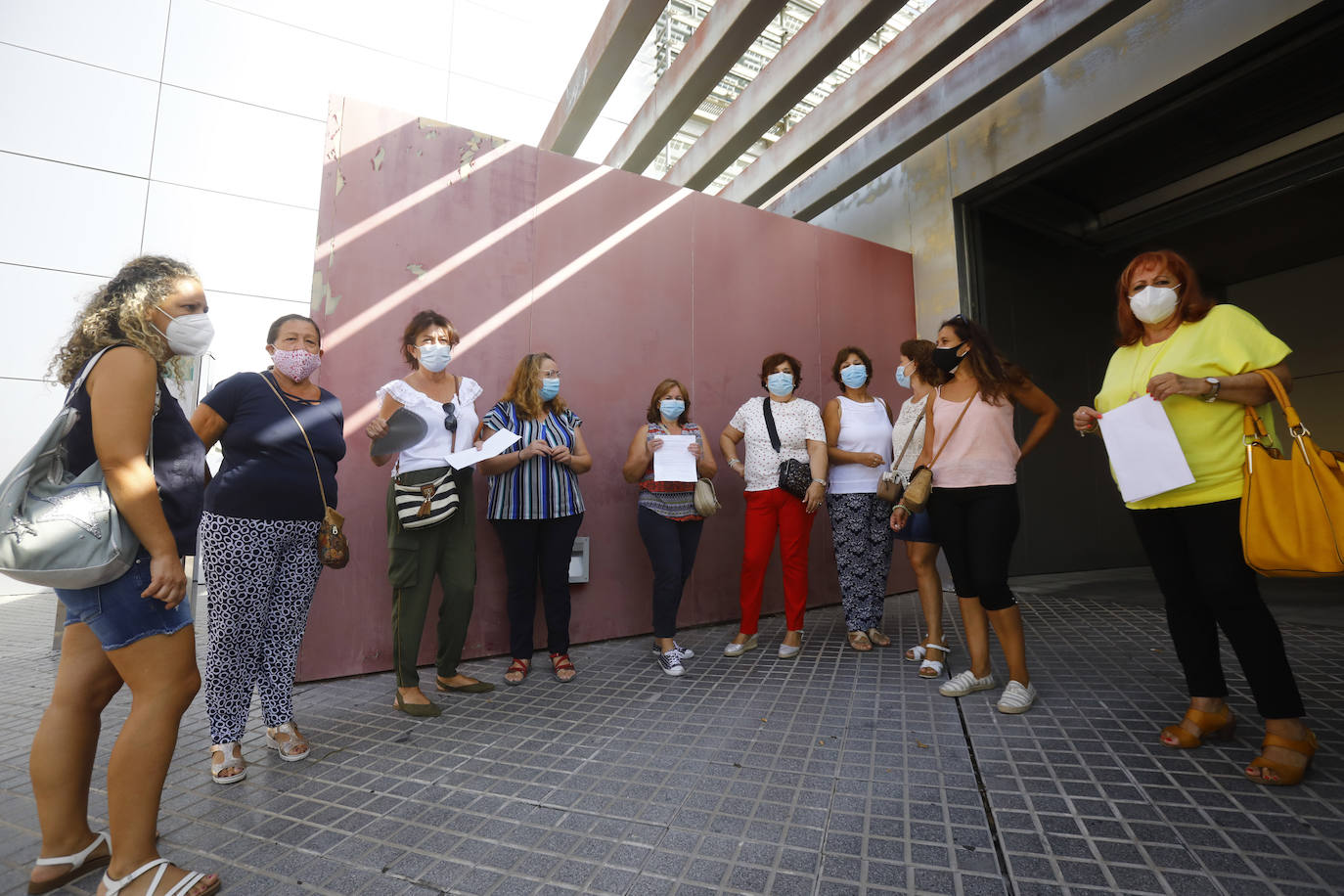 Las pruebas de Covid a los trabajadores de la enseñanza de Córdoba, en imágenes