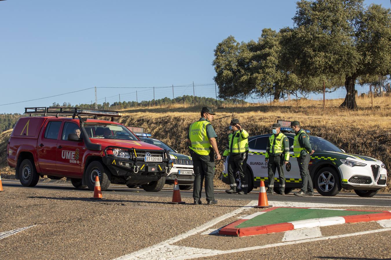 El incendio de Huelva continúa avanzando sin control, en imágenes