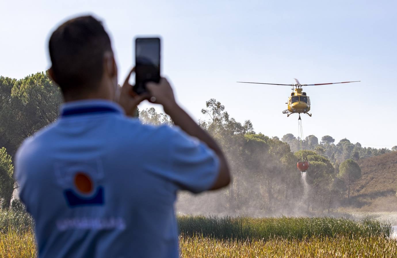 El incendio de Huelva continúa avanzando sin control, en imágenes