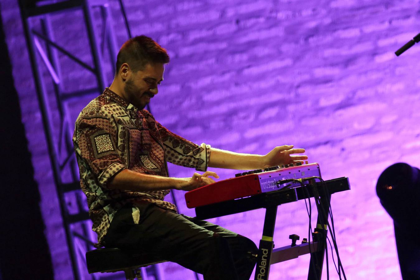 Gualberto García derrocha todo su «Duende eléctrico» en la Bienal de Flamenco