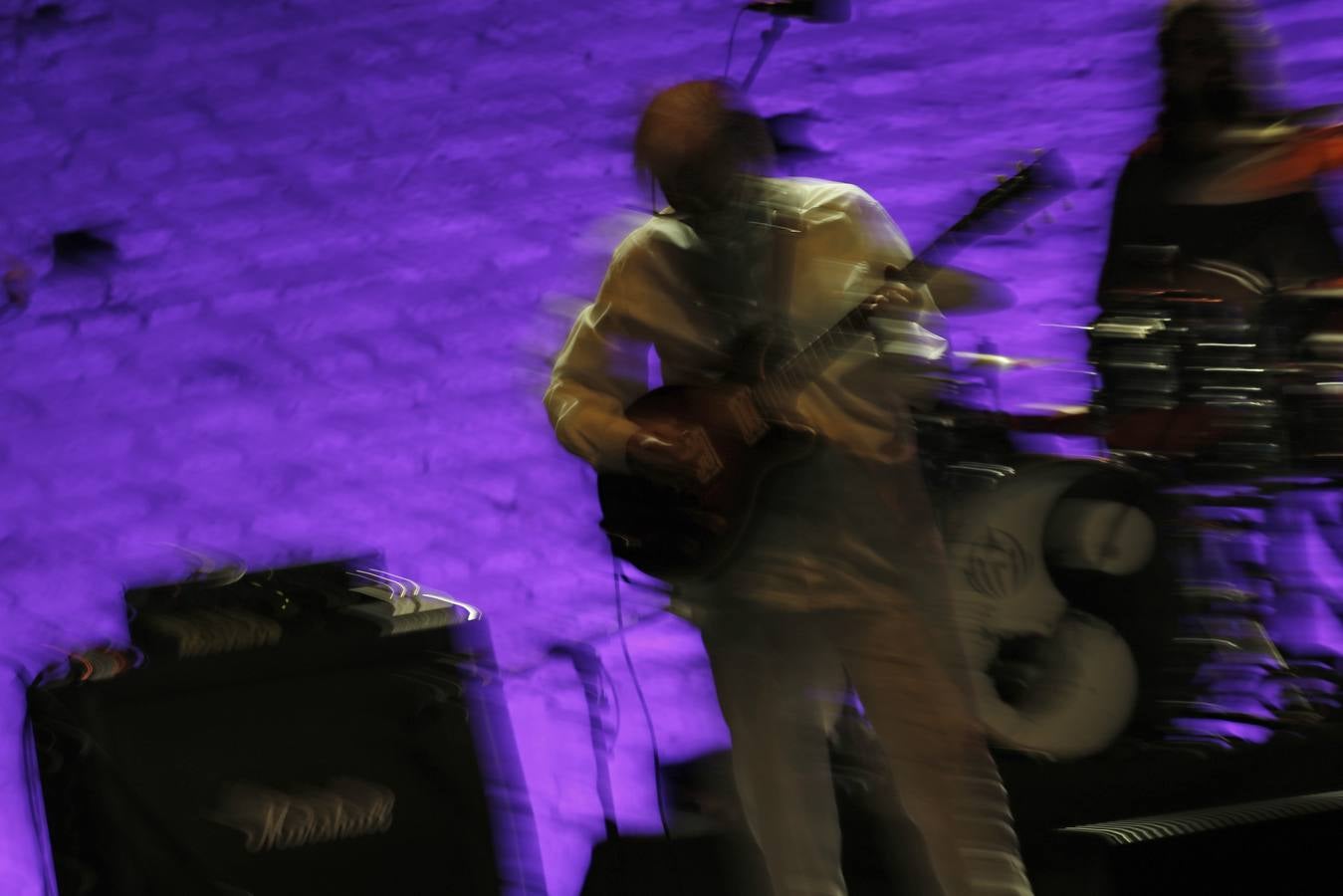 Gualberto García derrocha todo su «Duende eléctrico» en la Bienal de Flamenco