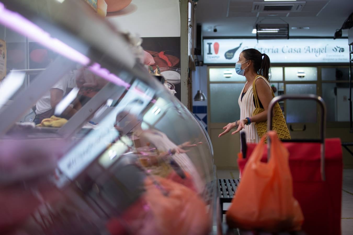 La actividad vuelve al Mercado de Las Palmeritas de Sevilla tras 21 días de cierre