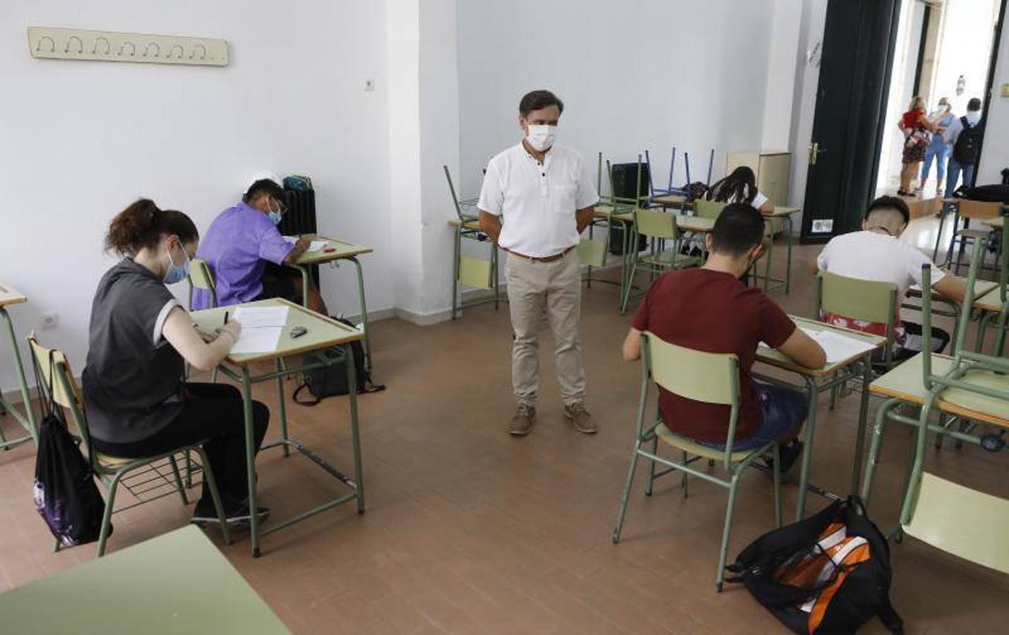 El primer día de exámenes en el IES Góngora de Córdoba, en imágenes