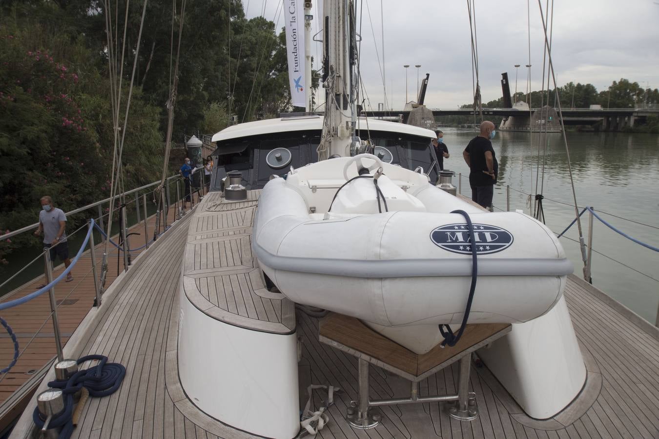 El velero Íbero III amarra en Sevilla para contar la Primera Vuelta al Mundo