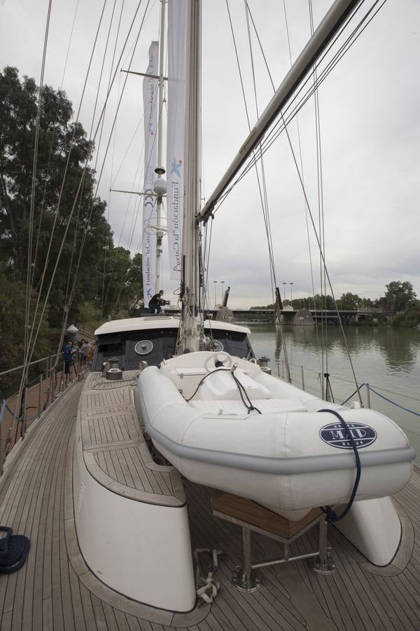 El velero Íbero III amarra en Sevilla para contar la Primera Vuelta al Mundo