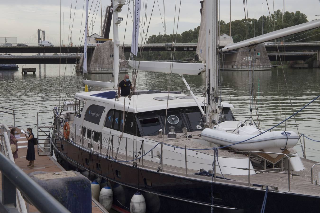 El velero Íbero III amarra en Sevilla para contar la Primera Vuelta al Mundo