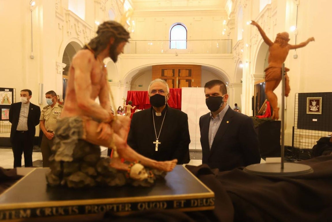 La exposición «Subasta de Bondad», a favor de Cáritas, en imágenes