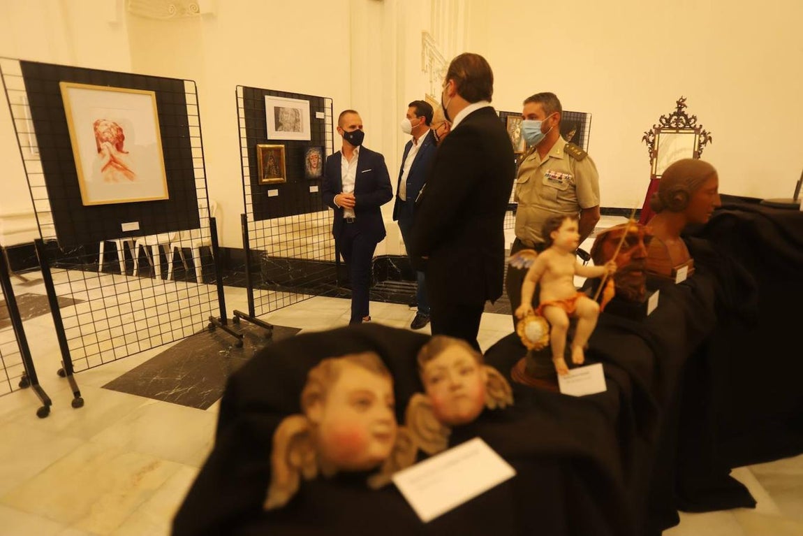 La exposición «Subasta de Bondad», a favor de Cáritas, en imágenes