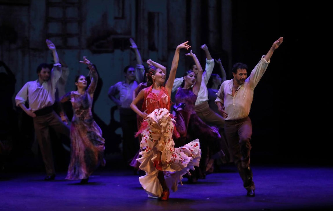En imágenes, arranca la Bienal con el Ballet Flamenco de Andalucía