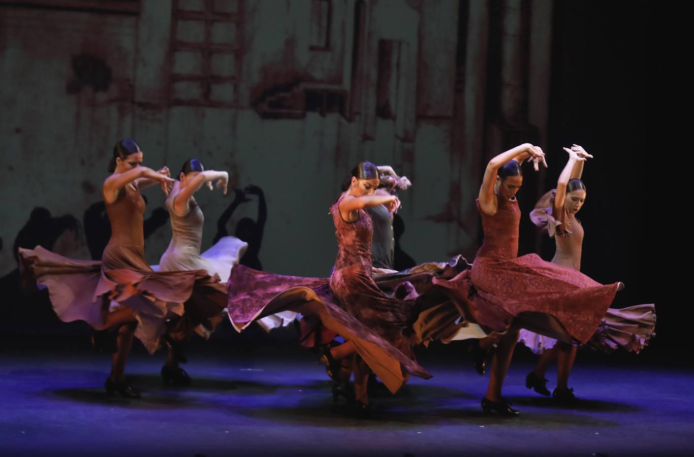 En imágenes, arranca la Bienal con el Ballet Flamenco de Andalucía