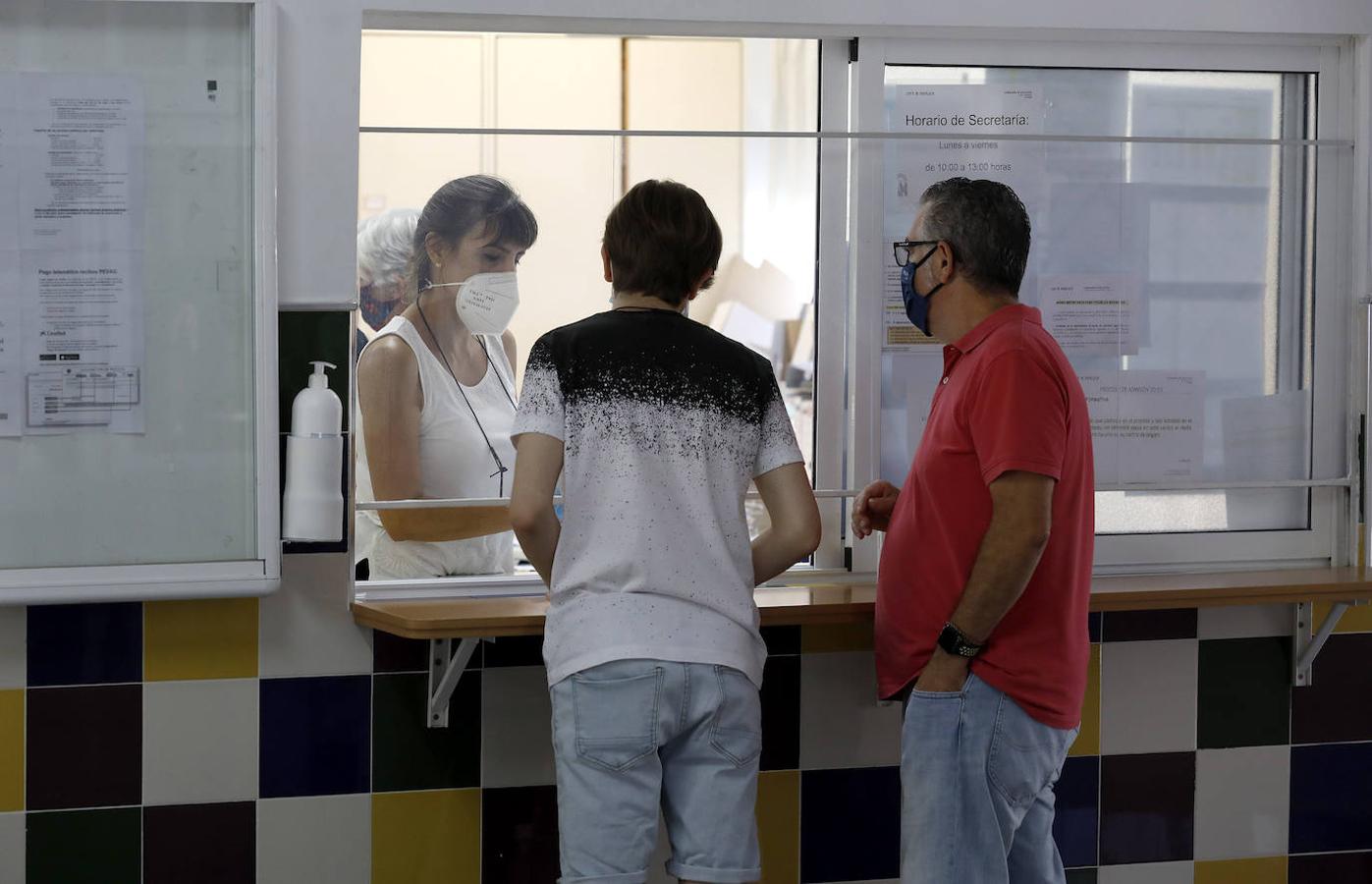 En imágenes, los preparativos para el comienzo del curso en Córdoba