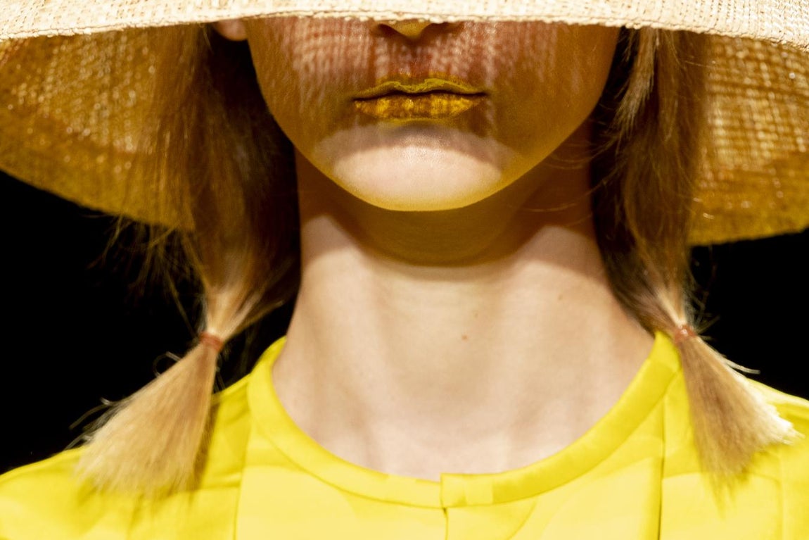 Minimalismo y color en el desfile de Devota &amp;amp; Lomba