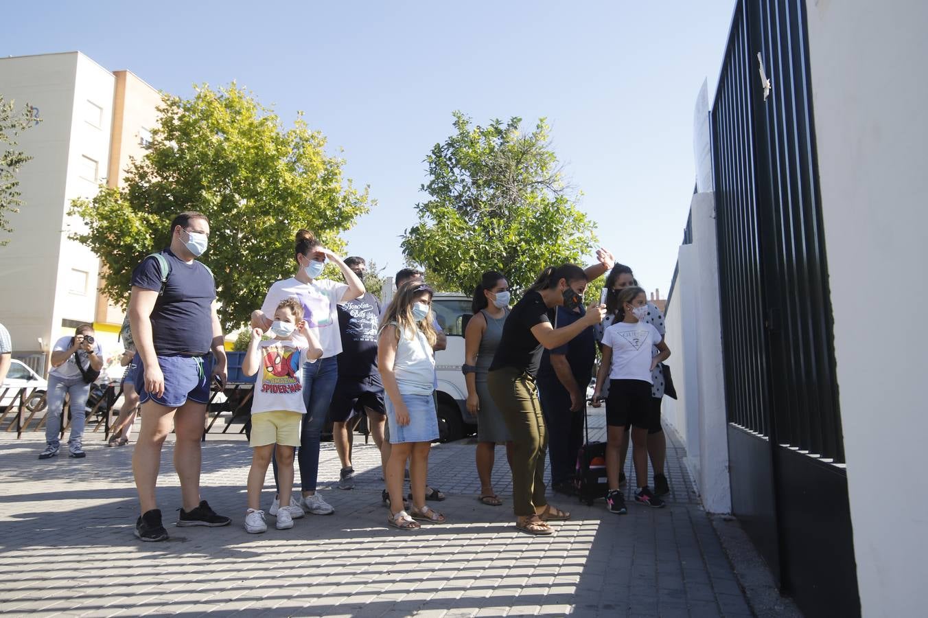 Protesta de padres en algunos colegios de Córdoba en la vuelta al colegio, en imágenes