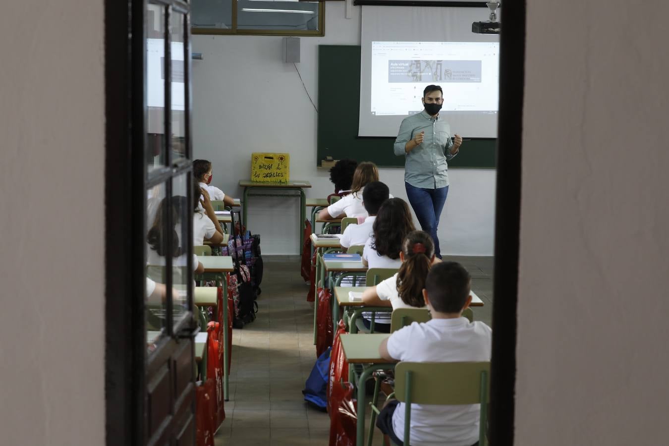 En imágenes, así ha sido la vuelta al colegio en Córdoba (I)