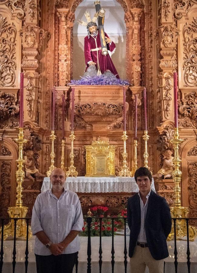 Pablo Aguado visita a la Esperanza de Triana