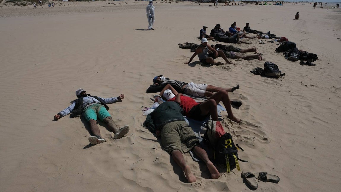 Llegan dos pateras a las costas de Cádiz