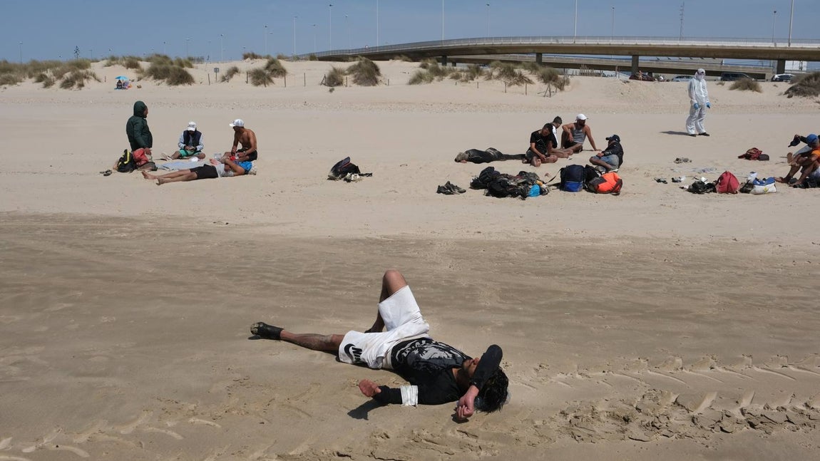 Llegan dos pateras a las costas de Cádiz