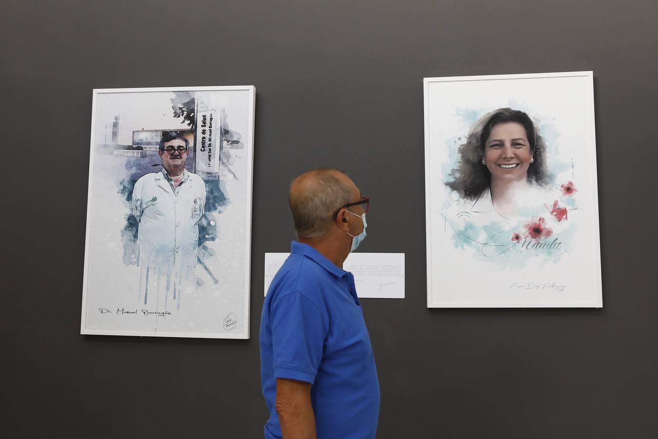 La exposición «Héroes con bata», de homenaje a los sanitarios en Córdoba, en imágenes