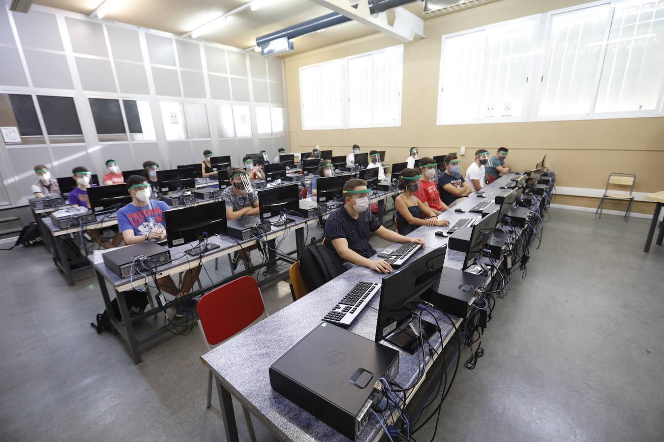 La vuelta a las clases de la Universidad de Córdoba, en imágenes