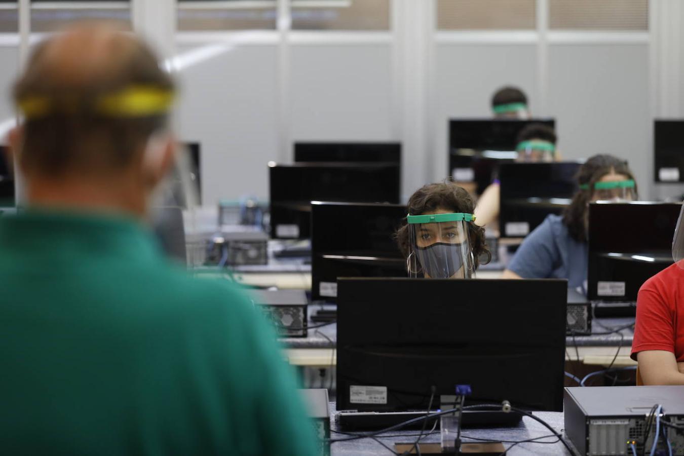 La vuelta a las clases de la Universidad de Córdoba, en imágenes