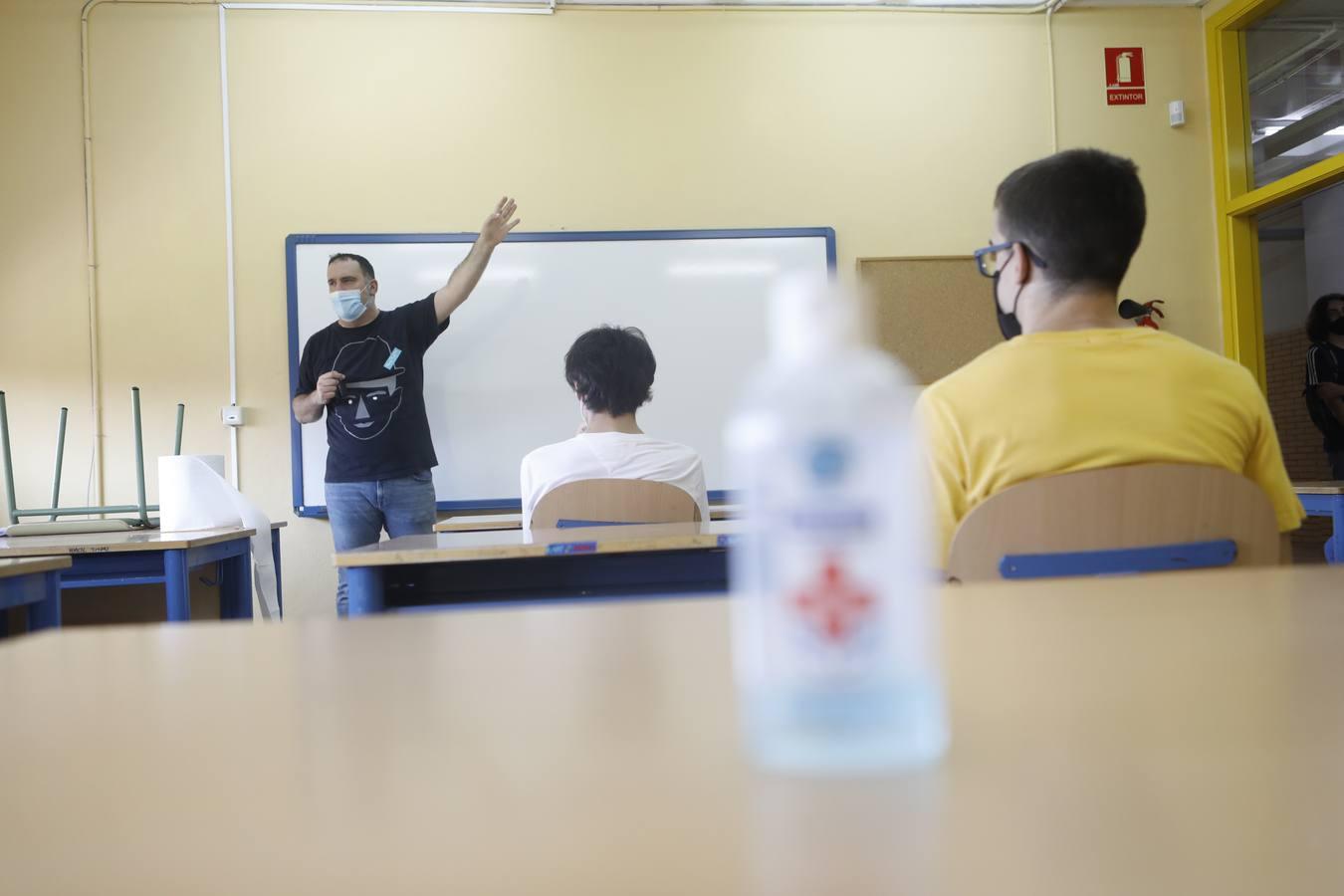 El regreso de Secundaria y Bachillerato en Córdoba, en imágenes