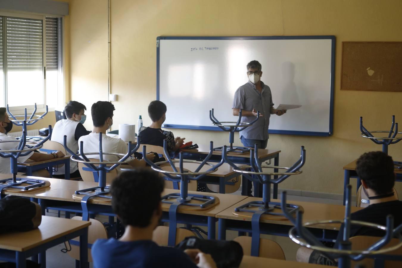 El regreso de Secundaria y Bachillerato en Córdoba, en imágenes