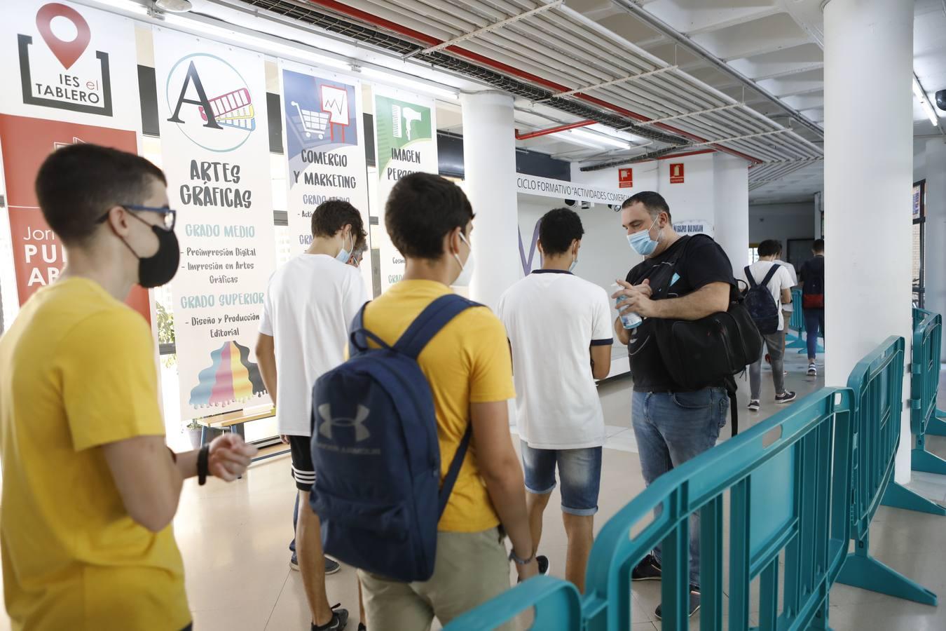 El regreso de Secundaria y Bachillerato en Córdoba, en imágenes