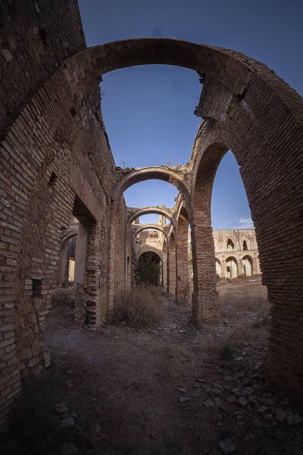 El misterioso convento abandonado de Carmona