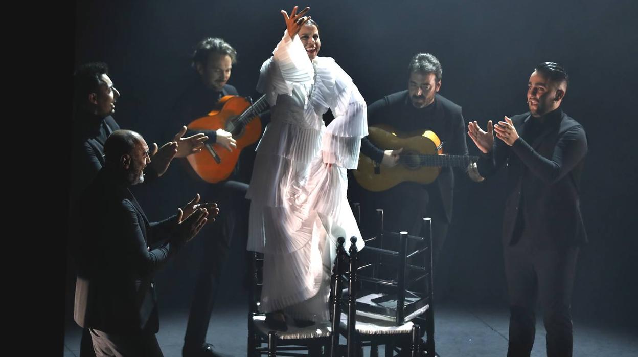 Bienal de Flamenco 2020: María Moreno explora las posibilidades de su baile en «More (No) More»