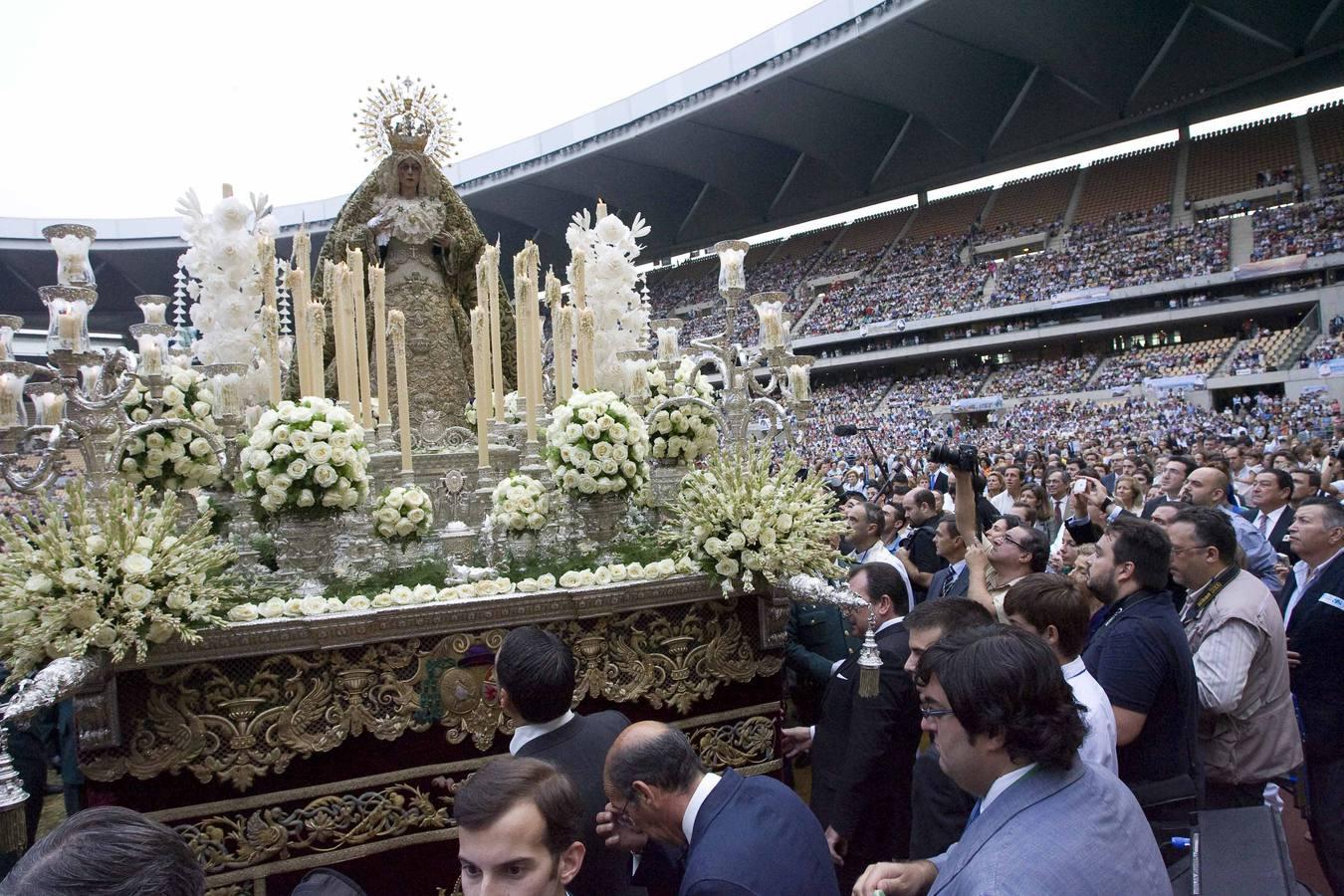 La Macarena en el estadio de la Cartuja