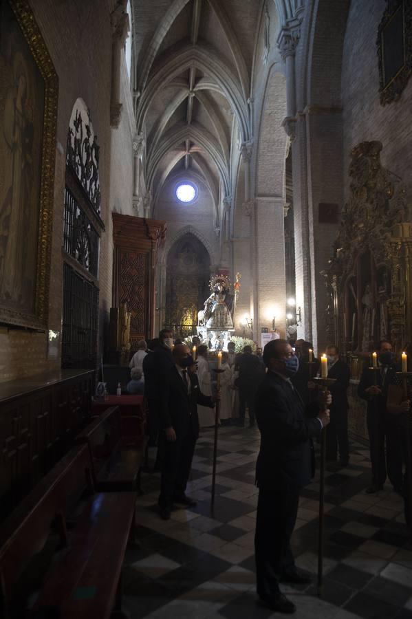 La Pastora de Triana, desde el interior de Santa Ana