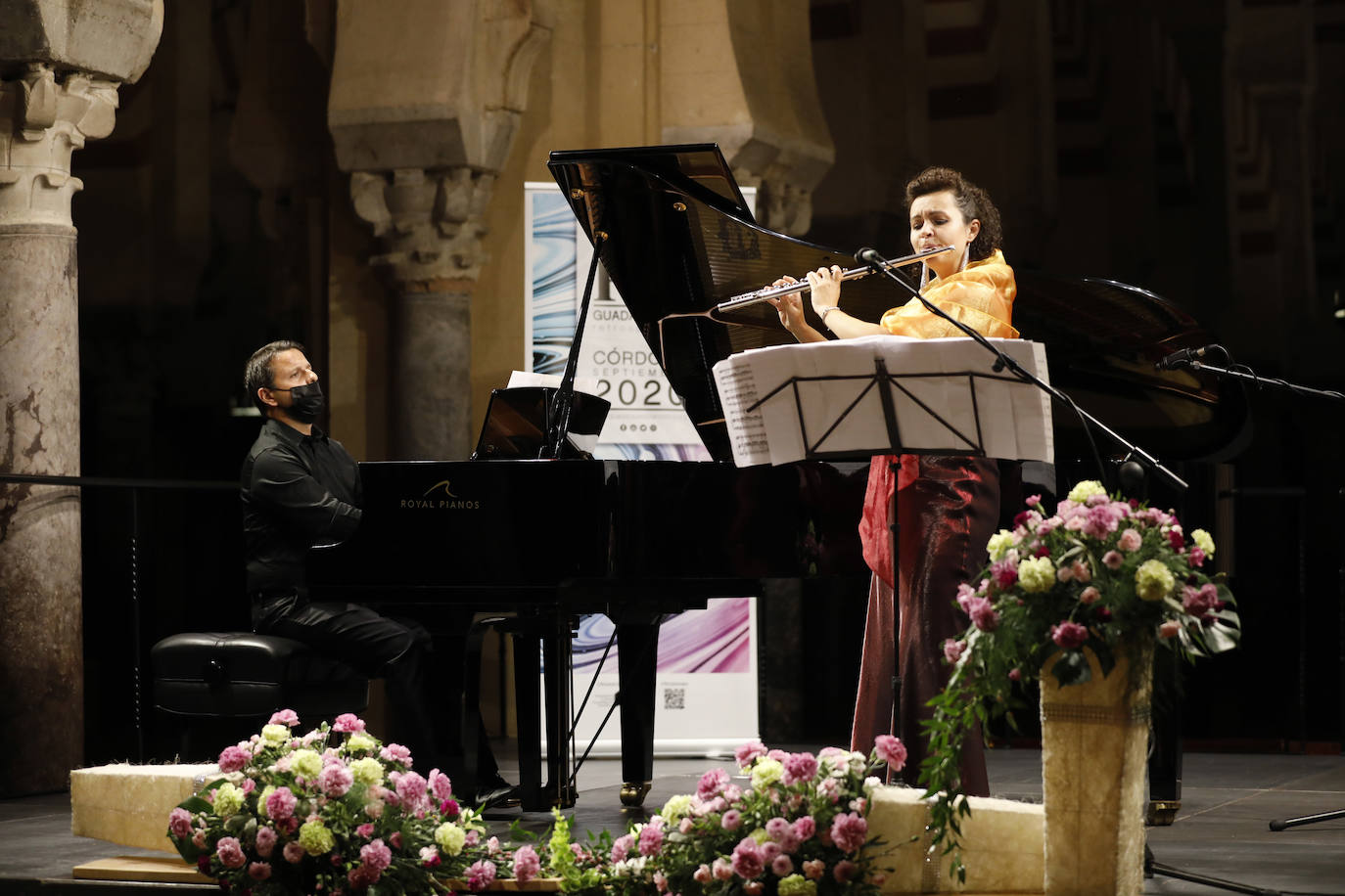 El concierto de Pasión Vega en la Mezquita-Catedral de Córdoba, en imágenes