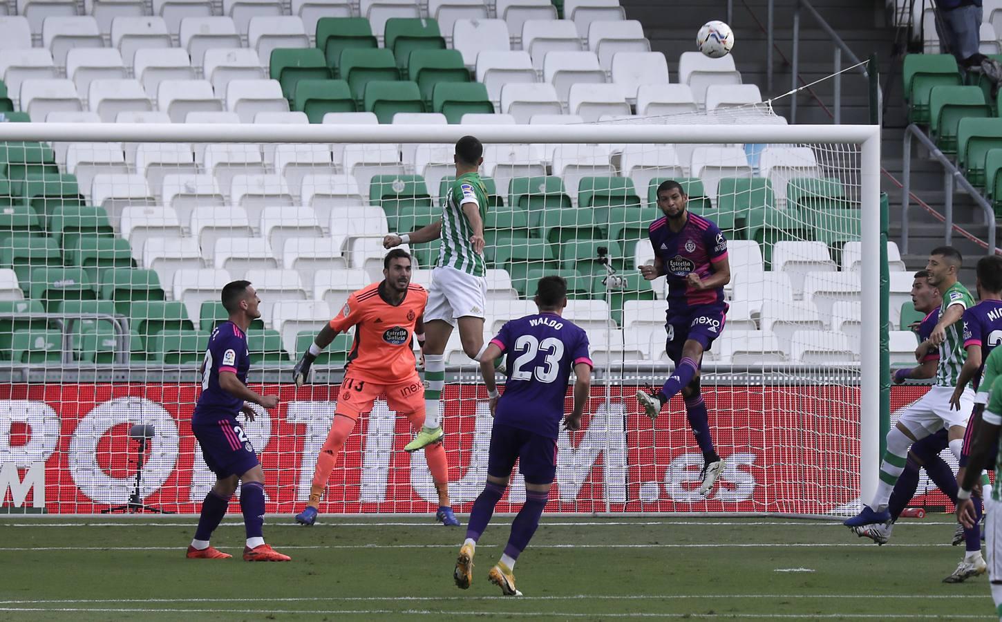 El partido Betis-Valladolid, en imágenes