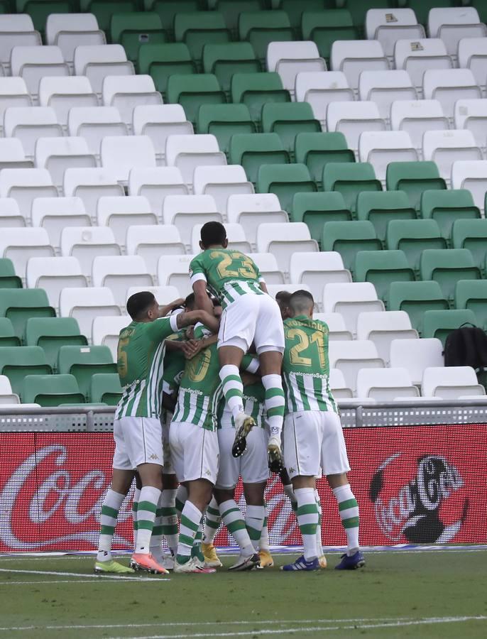 El partido Betis-Valladolid, en imágenes