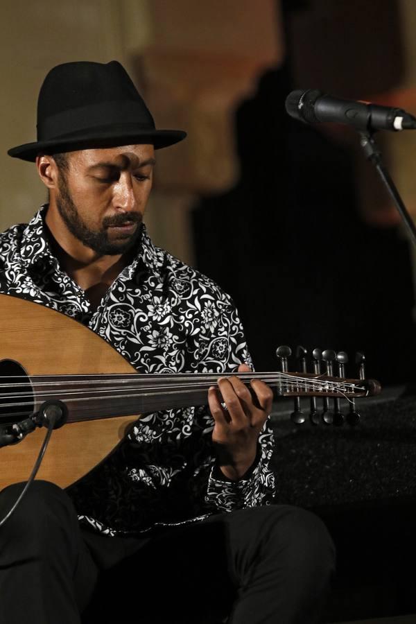 El laud árabe se une a la guitarra flamenca en la Bienal de Sevilla