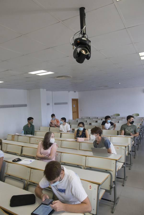 Un solitario primer día de curso en la Universidad Pablo de Olavide