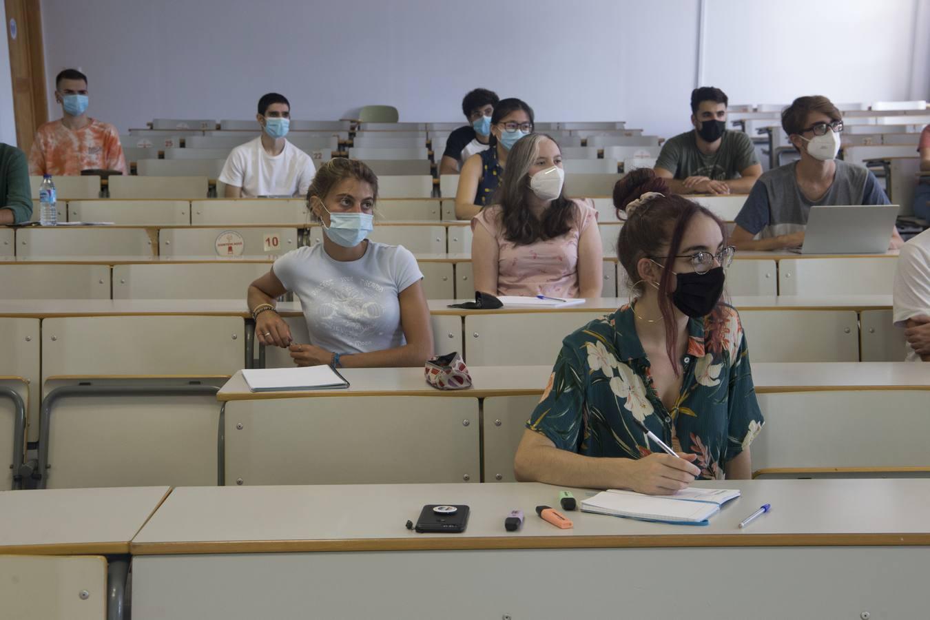 Un solitario primer día de curso en la Universidad Pablo de Olavide