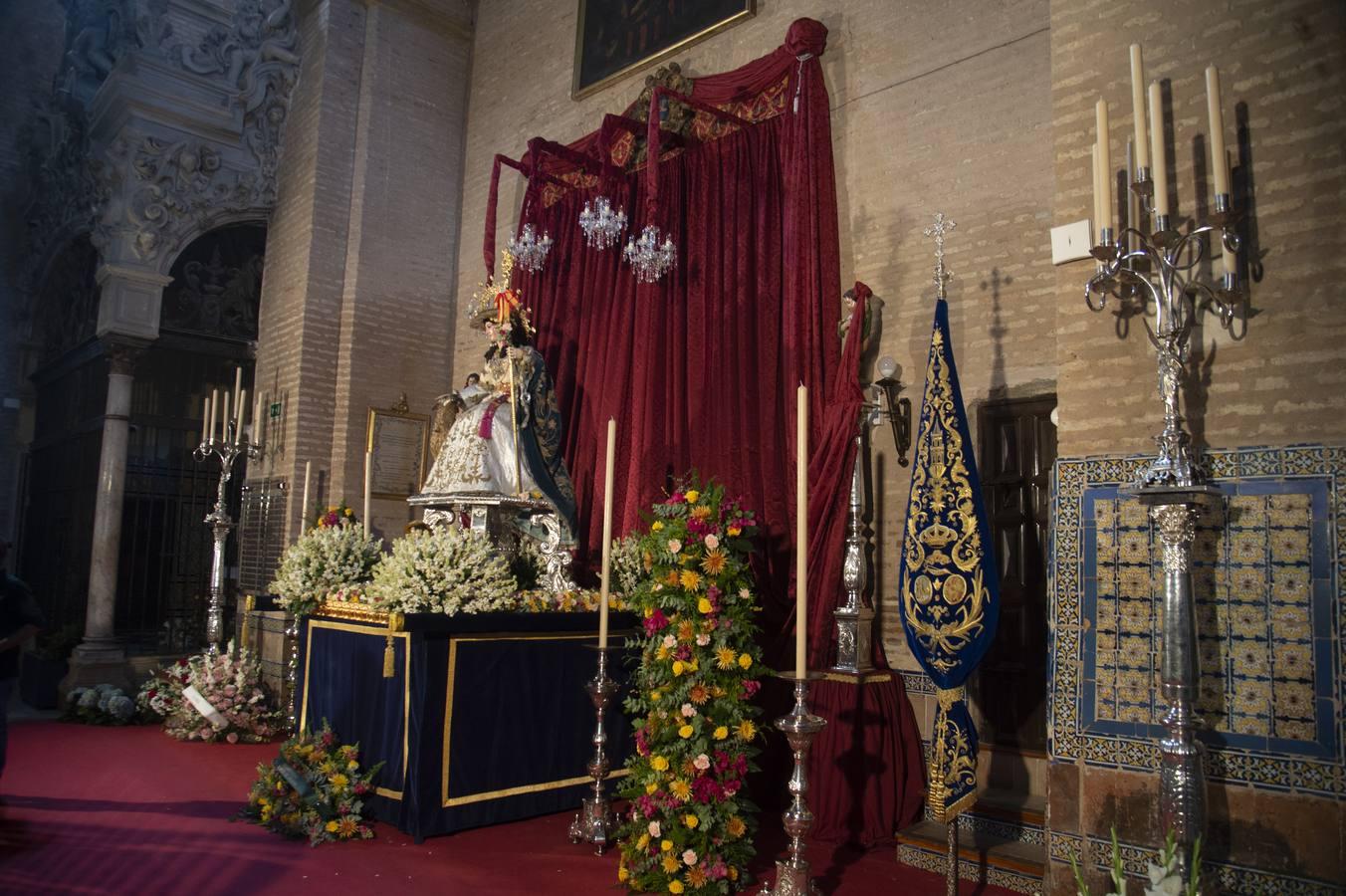 La Pastora de Triana, en el trascoro de Santa Ana