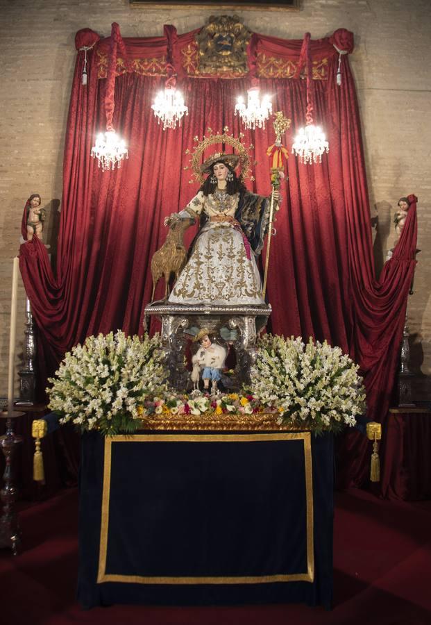 La Pastora de Triana, en el trascoro de Santa Ana