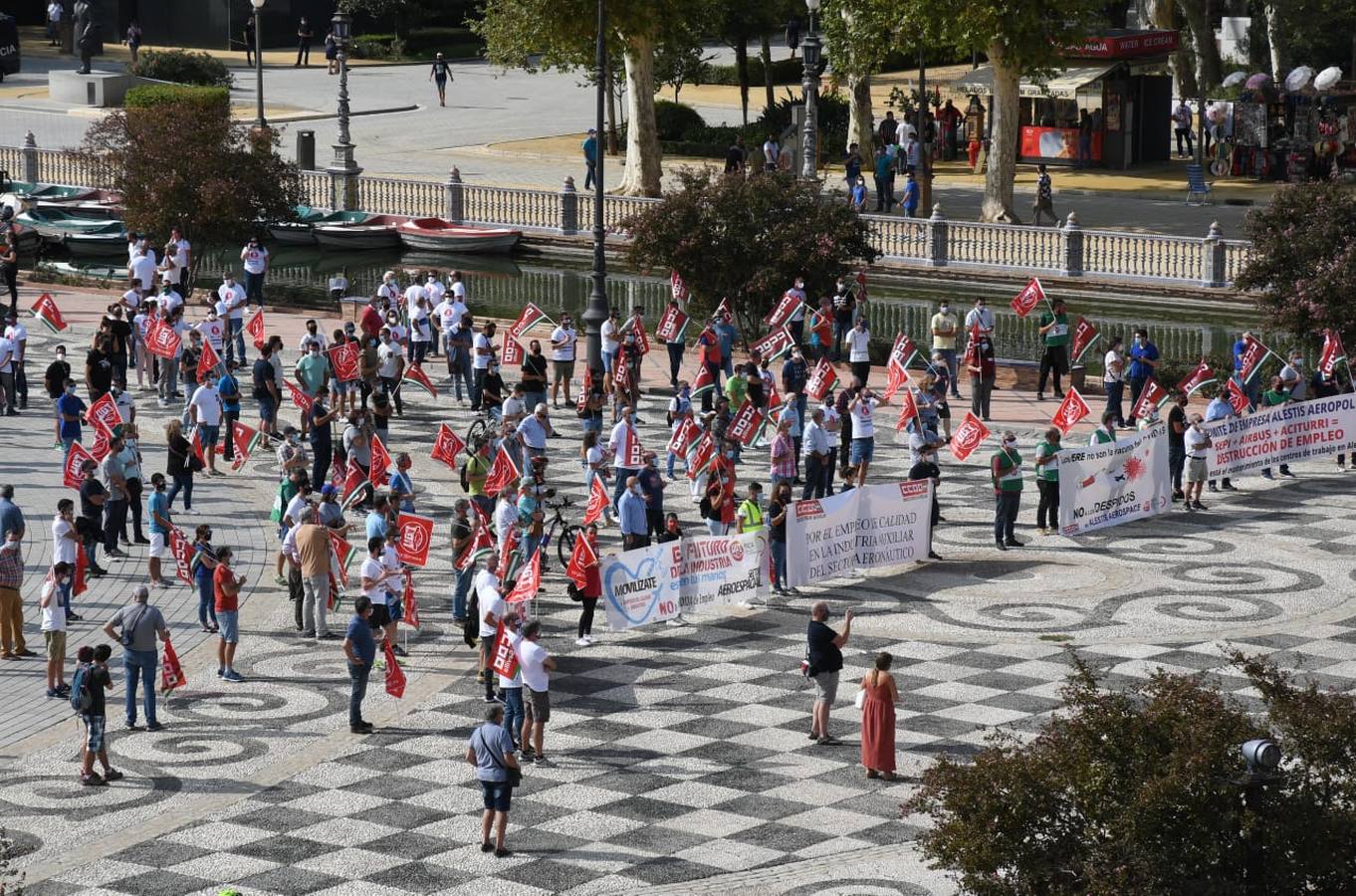 Concentración de protesta del sector aeronaútico en Sevilla