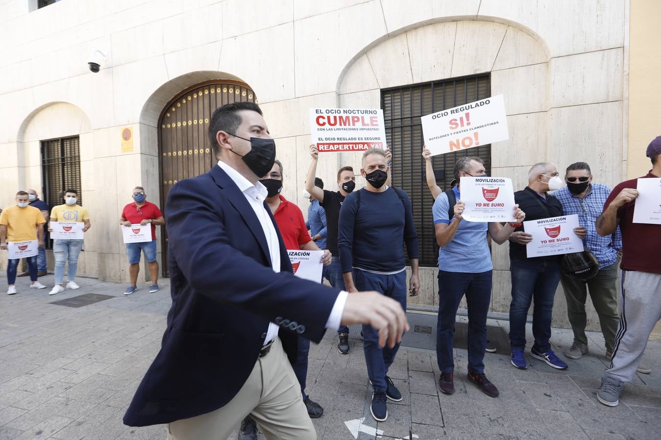 La protesta de los bares y el ocio nocturno en Córdoba, en imágenes