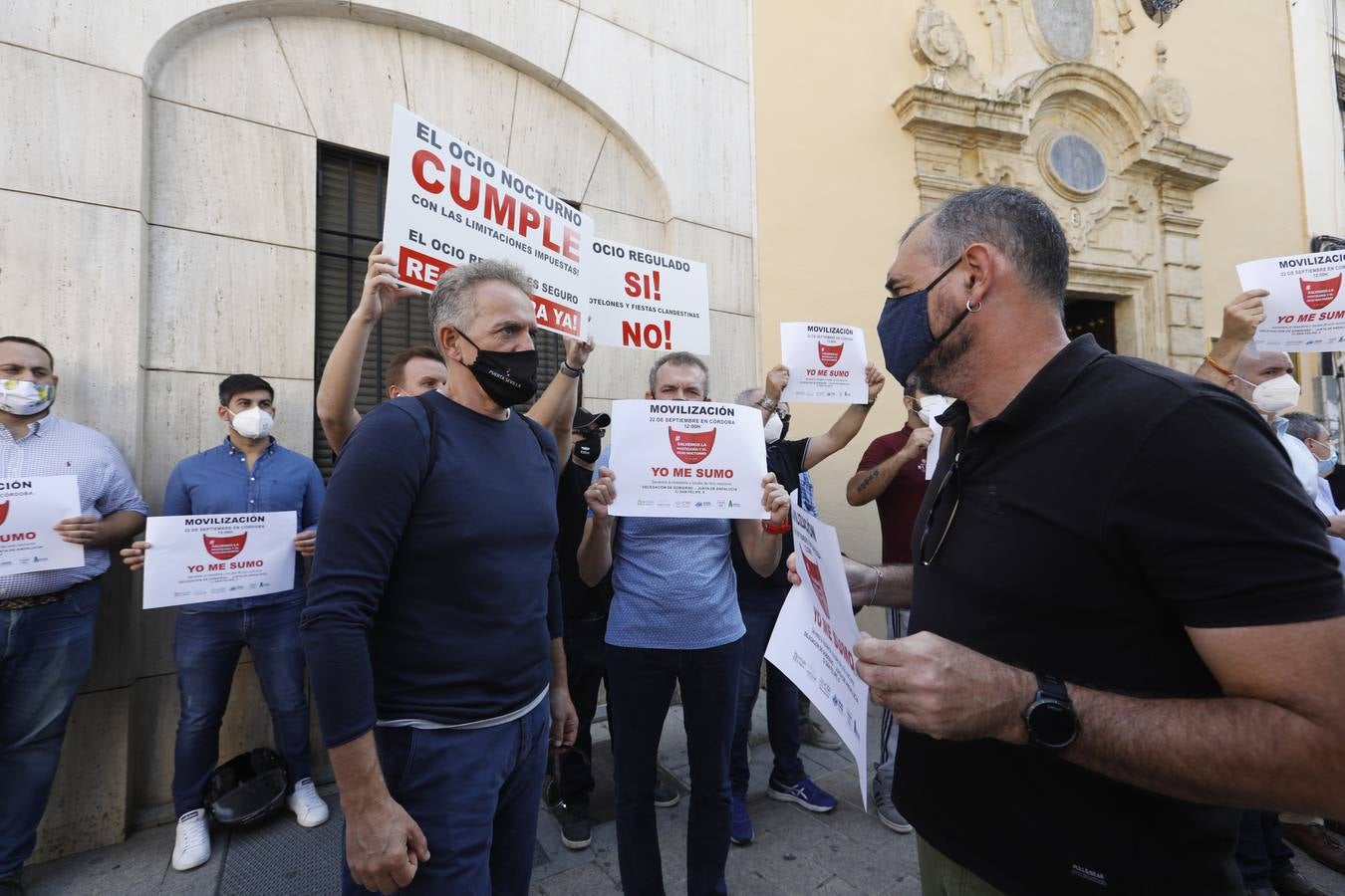 La protesta de los bares y el ocio nocturno en Córdoba, en imágenes