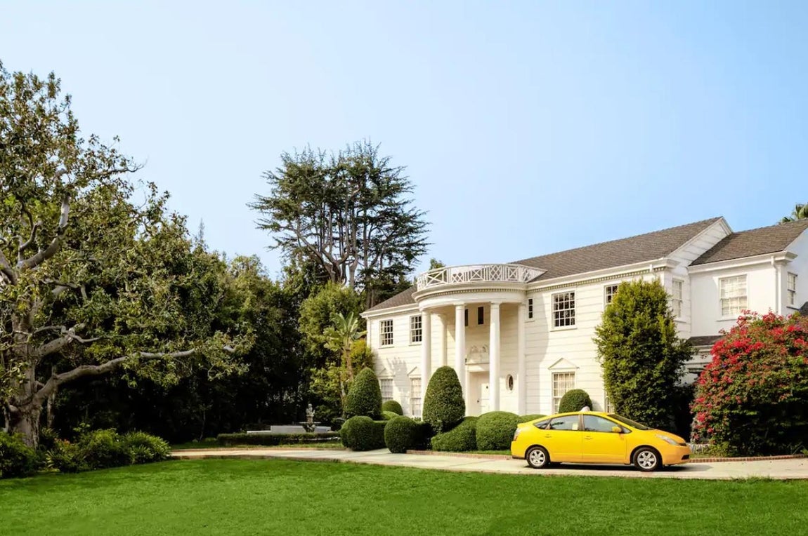 Los detalles sobre el alquiler de la mansión de "El príncipe de Bel Air". Según han comunicado desde Airbnb, quien pase la noche en la mansión tendrá acceso a prácticamente toda la casa para poder así recrearse con libertad. Las fechas elegidas para disfrutar de esta experiencia serán el 2, 5, 8, 11 y 14 de octubre.