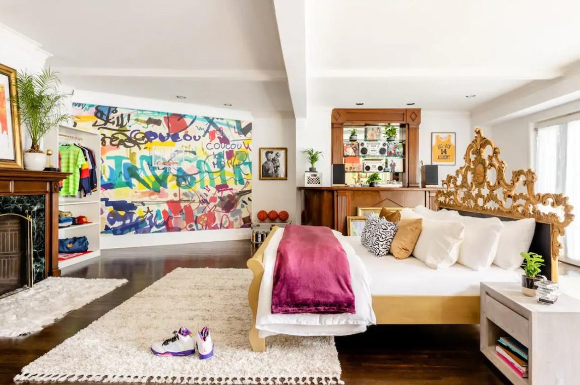 Los detalles sobre el alquiler de la mansión de "El príncipe de Bel Air". Las habitaciones han sido reformadas desde que se rodase la serie pero manteniendo siempre la misma decoración y esencia.