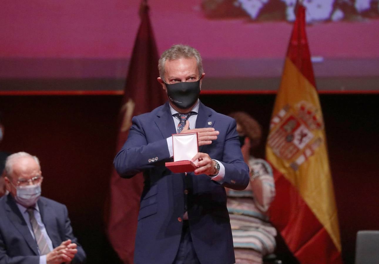 La entrega de las medallas de la ciudad de Sevilla, en imágenes (I)