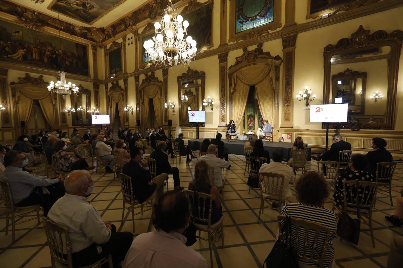 El coloquio de Ignacio Camacho y Rosa Belmonte en Córdoba, en imágenes