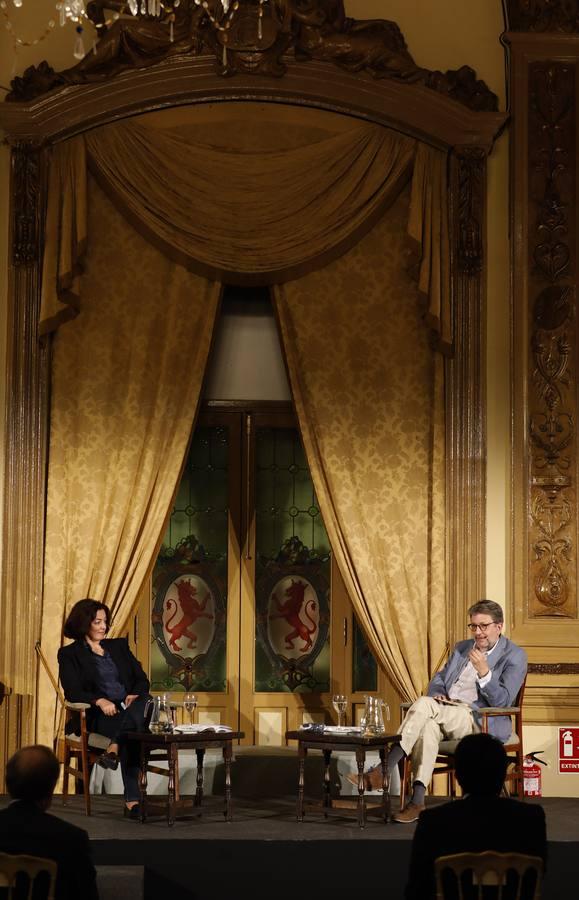 El coloquio de Ignacio Camacho y Rosa Belmonte en Córdoba, en imágenes