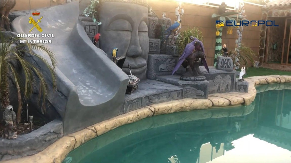 El dudoso gusto de los narcos, en imágenes